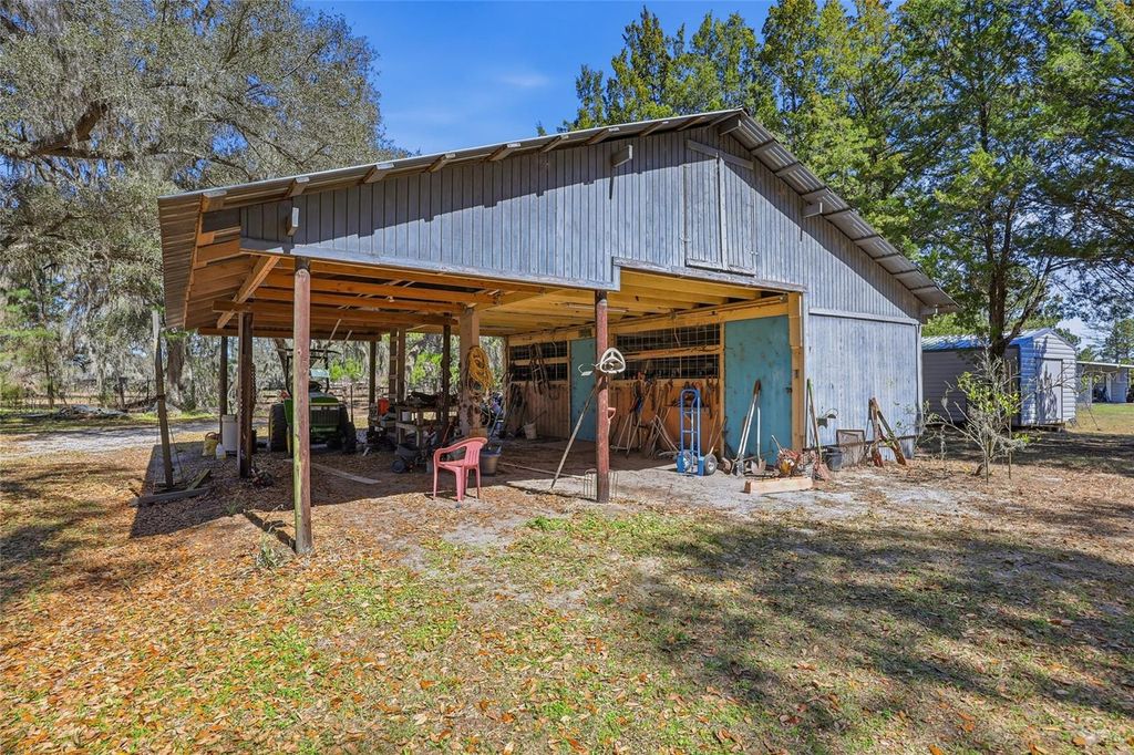 Image 30 of property listing at 15629 NW COUNTY ROAD 231, Gainesville, FL 32609