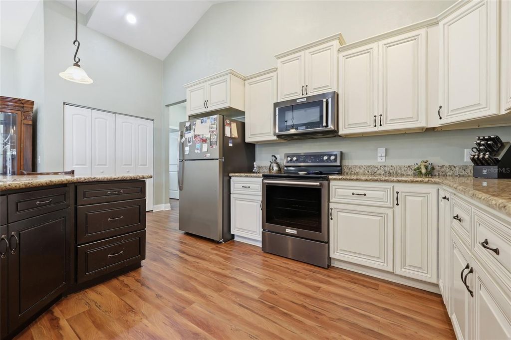 Image 6 of property listing at 15629 NW COUNTY ROAD 231, Gainesville, FL 32609