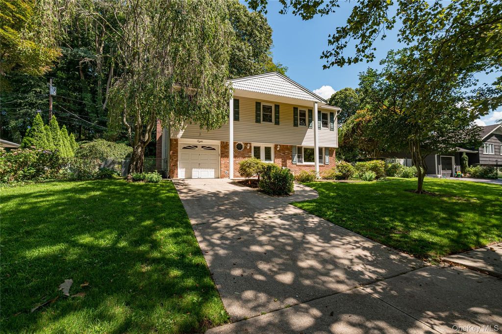 8 Salisbury Drive N, East Northport, NY 11731 — photo 4