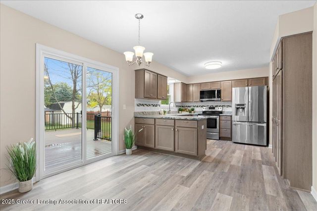 14803 Robinwood Drive, Lansing, MI 48906