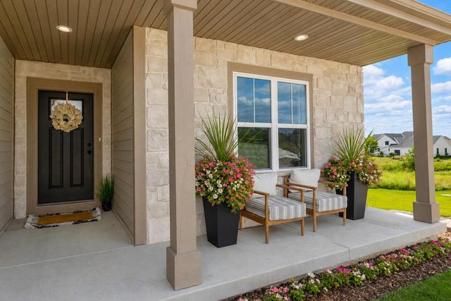 5932 S Quarry Park COURT, New Berlin, WI 53146