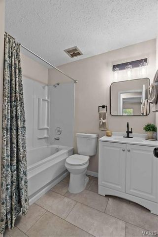 2007 Hungerford Drive, Florissant, MO 63031