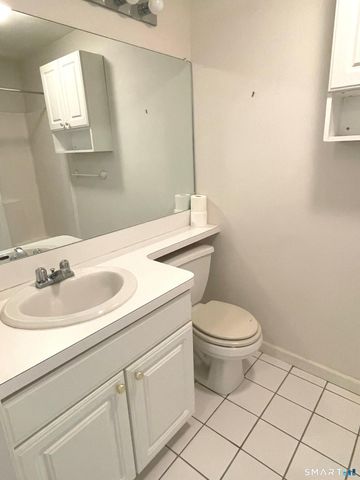 75 Washington Avenue 3-103, Hamden, CT 06518