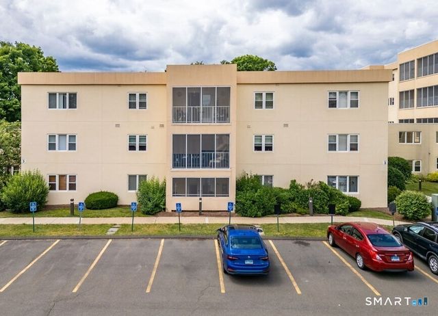 75 Washington Avenue 3-103, Hamden, CT 06518