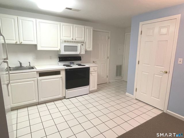 75 Washington Avenue 3-103, Hamden, CT 06518
