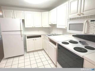 75 Washington Avenue 3-103, Hamden, CT 06518