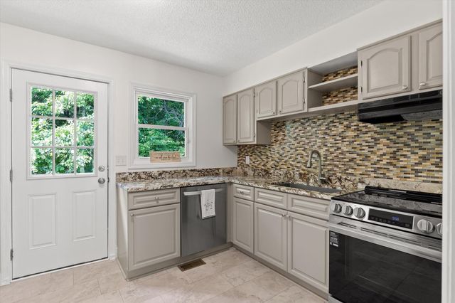 5 E Wotring Street, Rossville, GA 30741