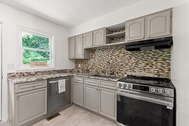 5 E Wotring Street, Rossville, GA 30741