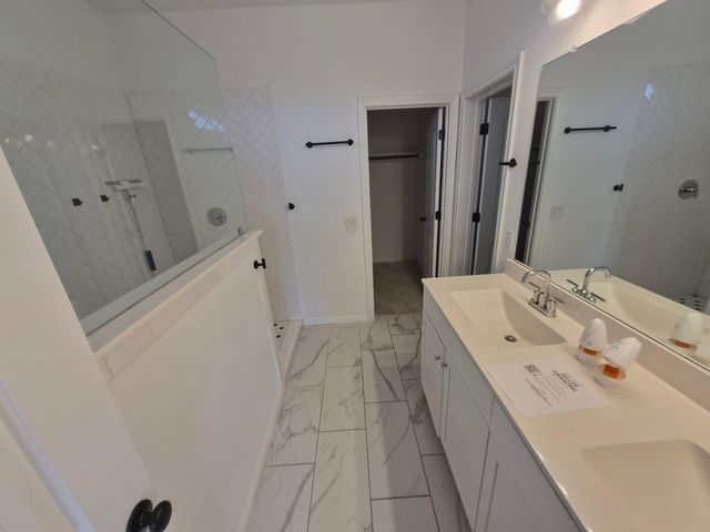 116 Lyrebird LN, Hutto, TX 78634