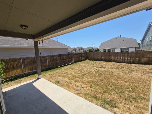 116 Lyrebird LN, Hutto, TX 78634