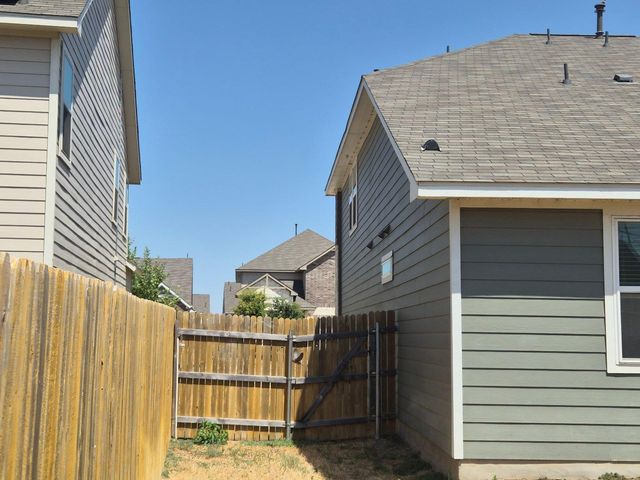 116 Lyrebird LN, Hutto, TX 78634