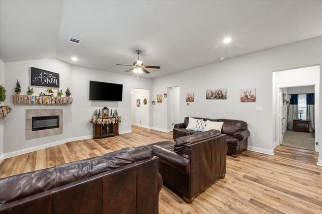 103 Randal Row, Corsicana, TX 75110