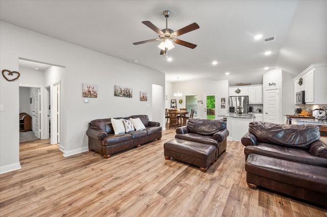 103 Randal Row, Corsicana, TX 75110