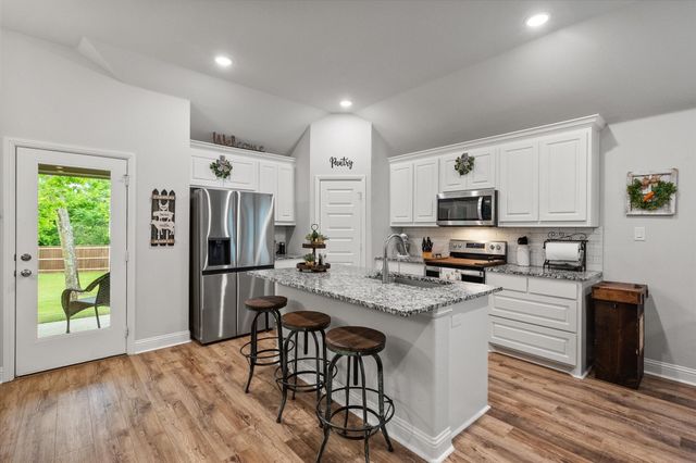 103 Randal Row, Corsicana, TX 75110