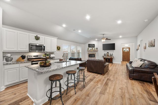 103 Randal Row, Corsicana, TX 75110