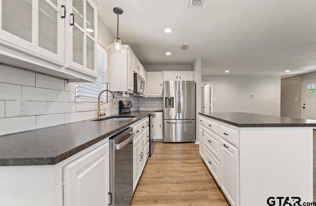 18112 CR 2142, Troup, TX 75789