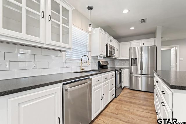18112 CR 2142, Troup, TX 75789