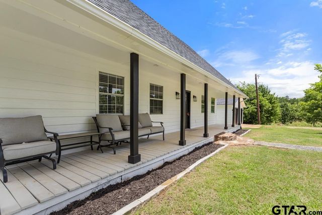 18112 CR 2142, Troup, TX 75789