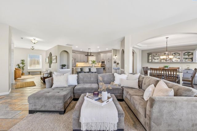 1005 Moonstone Ct, Richland, WA 99352