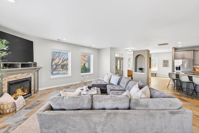 1005 Moonstone Ct, Richland, WA 99352