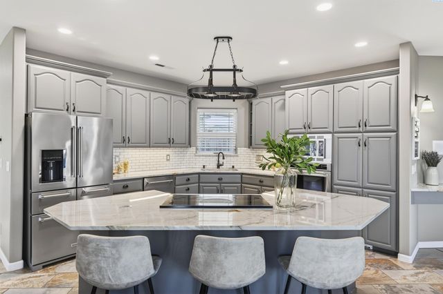 1005 Moonstone Ct, Richland, WA 99352