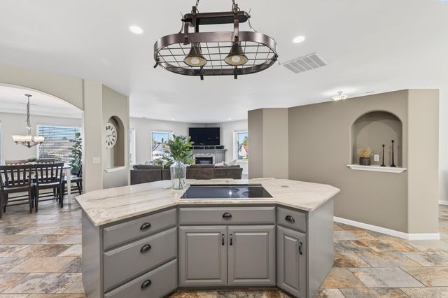 1005 Moonstone Ct, Richland, WA 99352