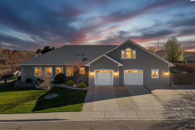 1005 Moonstone Ct, Richland, WA 99352