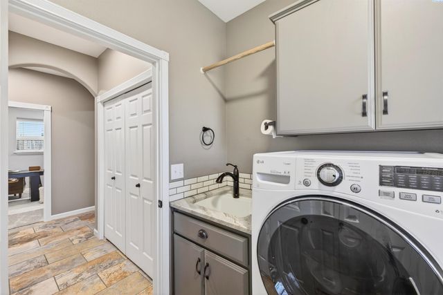 1005 Moonstone Ct, Richland, WA 99352