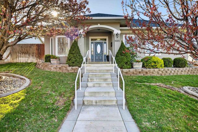 1005 Moonstone Ct, Richland, WA 99352