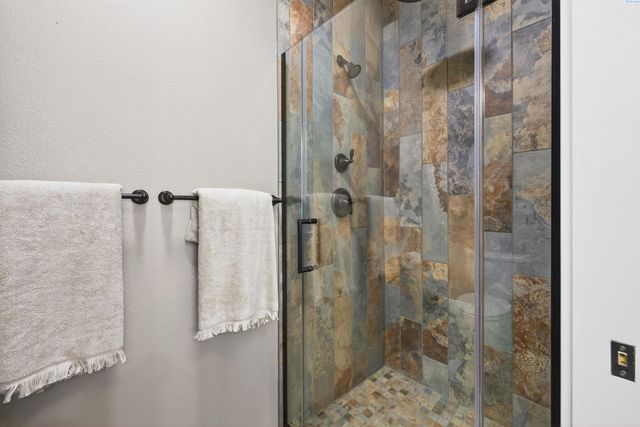 1005 Moonstone Ct, Richland, WA 99352