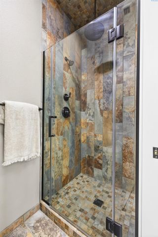 1005 Moonstone Ct, Richland, WA 99352