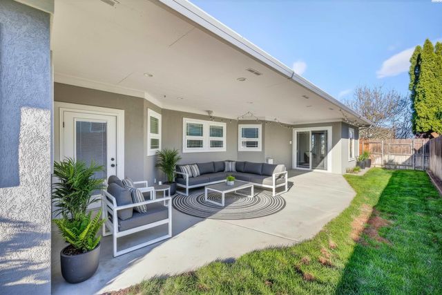 1005 Moonstone Ct, Richland, WA 99352