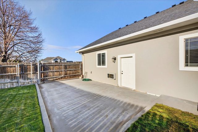 1005 Moonstone Ct, Richland, WA 99352