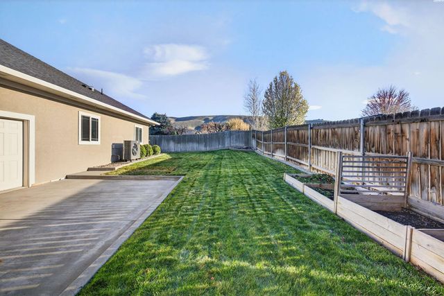 1005 Moonstone Ct, Richland, WA 99352