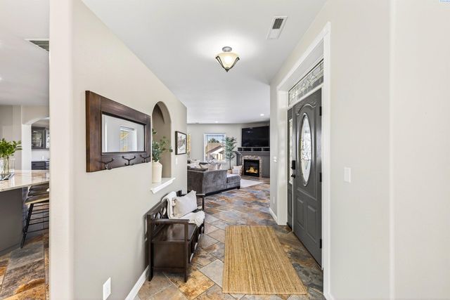 1005 Moonstone Ct, Richland, WA 99352