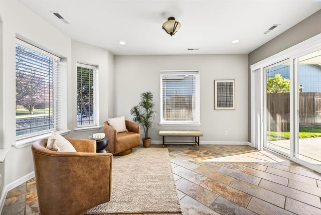 1005 Moonstone Ct, Richland, WA 99352