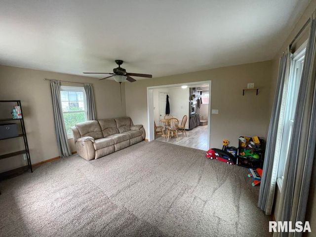 2512 W LAURA Avenue, West Peoria, IL 61604