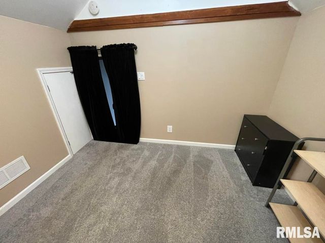 2512 W LAURA Avenue, West Peoria, IL 61604