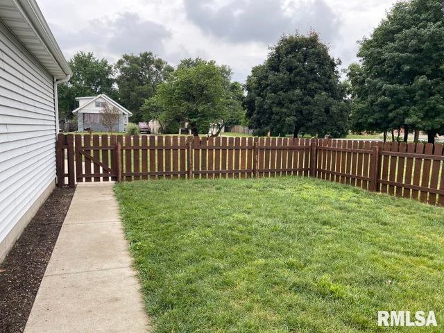 2512 W LAURA Avenue, West Peoria, IL 61604