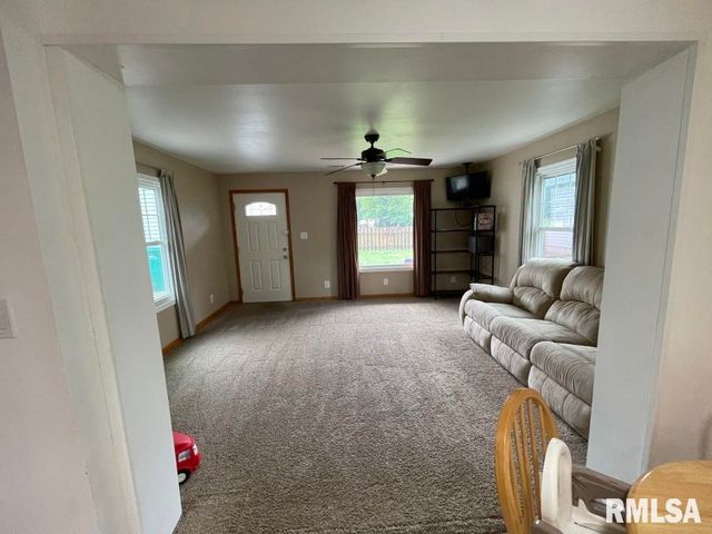 2512 W LAURA Avenue, West Peoria, IL 61604