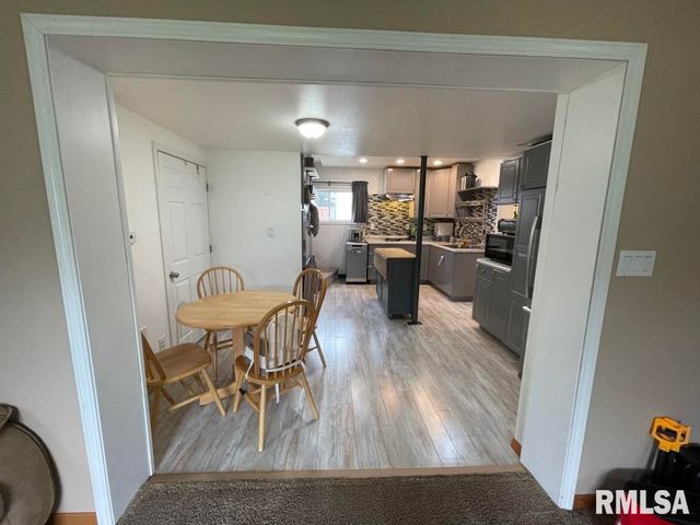 2512 W LAURA Avenue, West Peoria, IL 61604