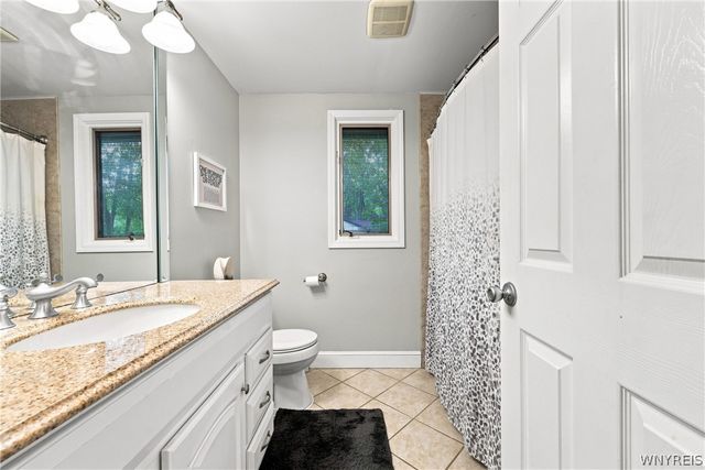 85 Moorgate Court, Amherst, NY 14051