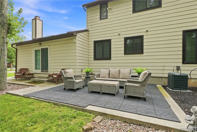 85 Moorgate Court, Amherst, NY 14051