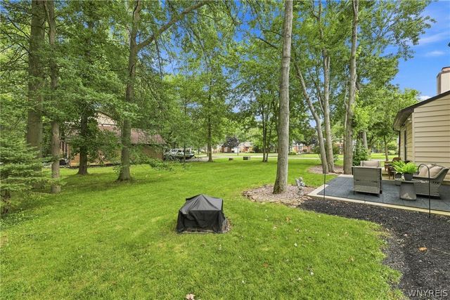 85 Moorgate Court, Amherst, NY 14051