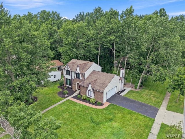 85 Moorgate Court, Amherst, NY 14051