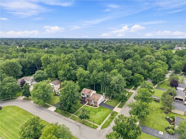 85 Moorgate Court, Amherst, NY 14051