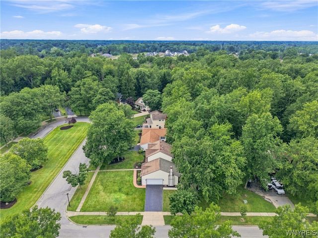 85 Moorgate Court, Amherst, NY 14051
