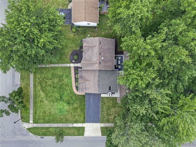 85 Moorgate Court, Amherst, NY 14051