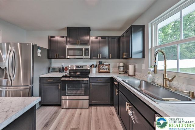 543 Delta Road, Allen Twp, PA 18067