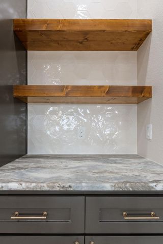 11139 Golden Eagle Ave, Salado, TX 76571